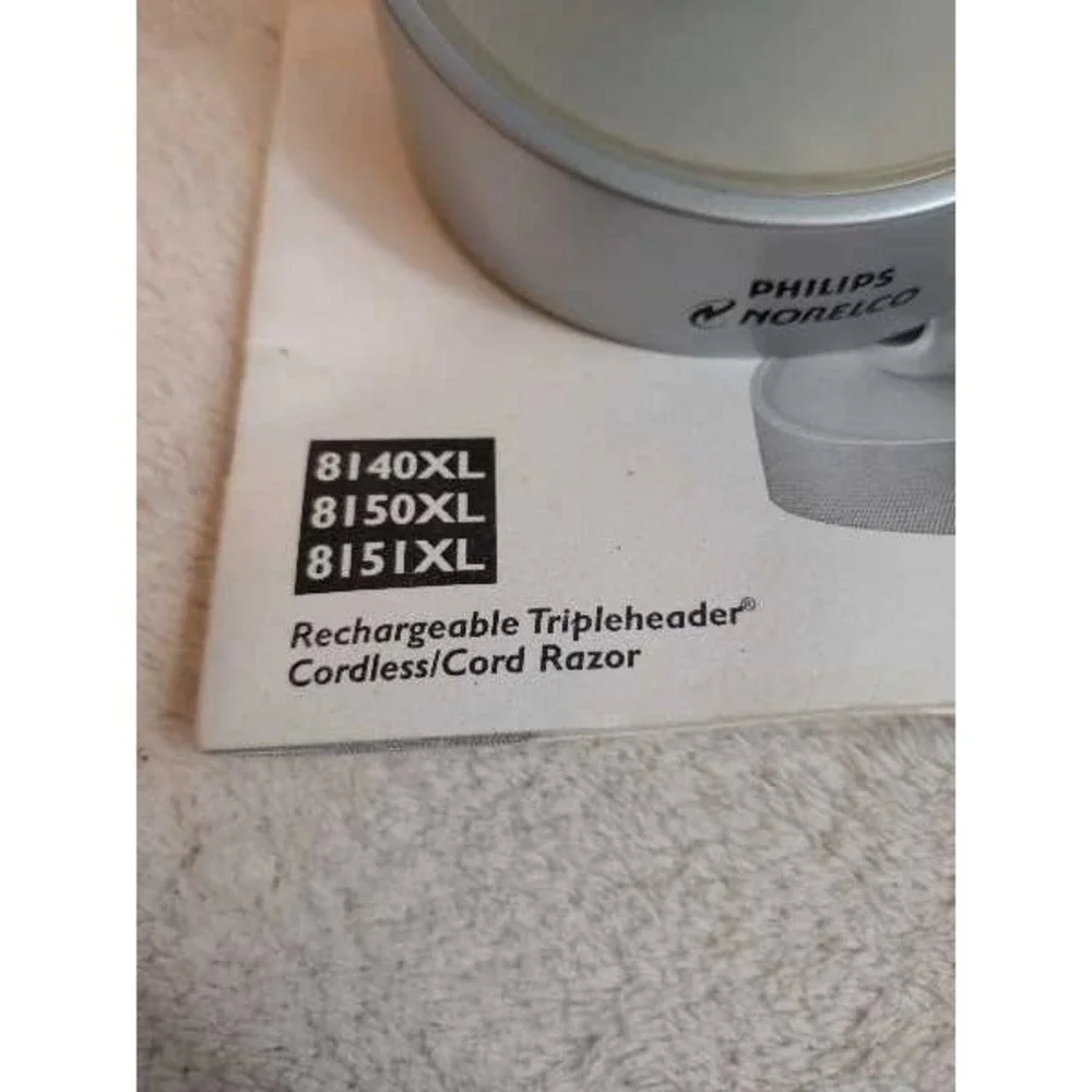Philips Norelco 8140XL Speed-XL Rechargeable Tripleheader Razor